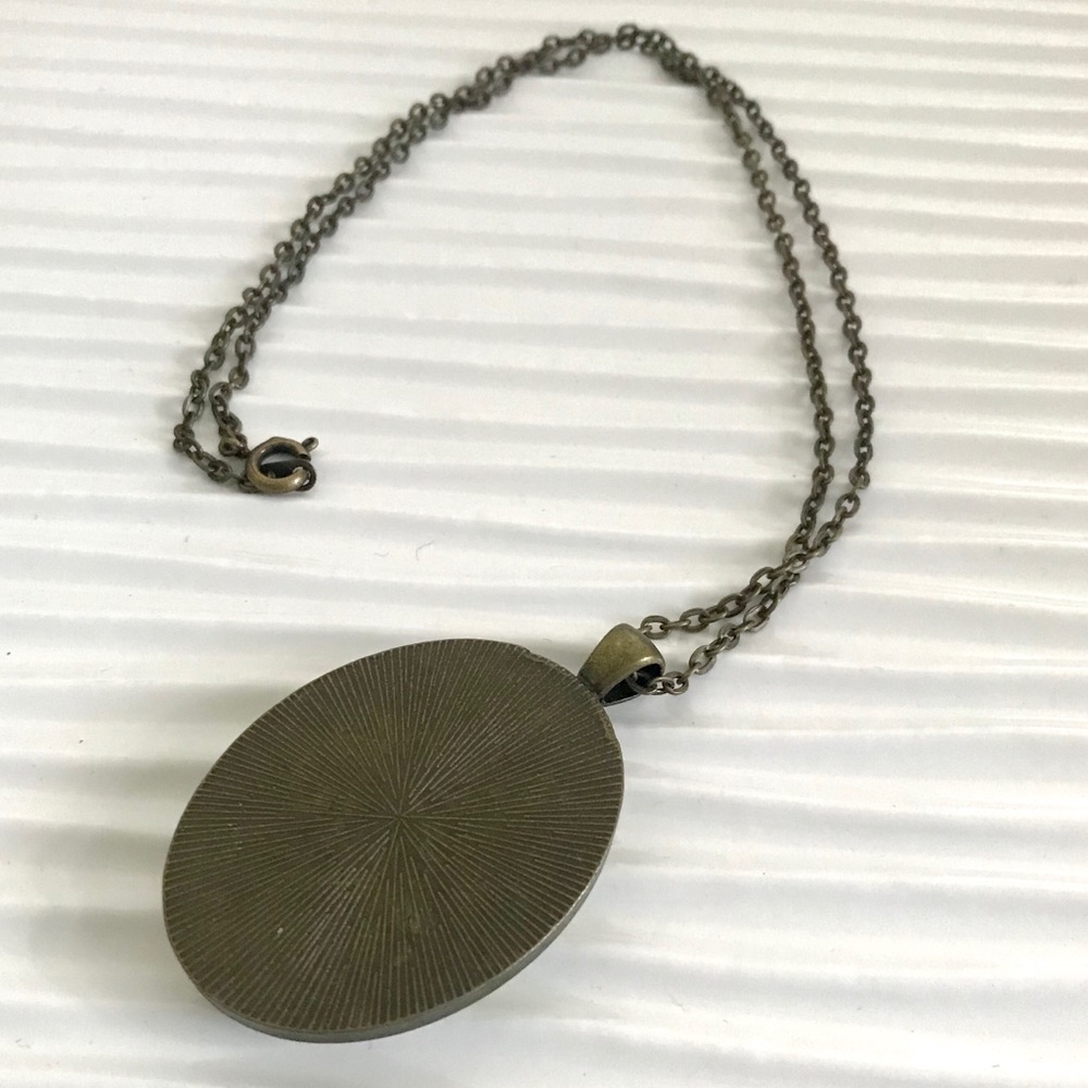 Vintage blue & cream flower cabochon necklace - Picture 3 of 4